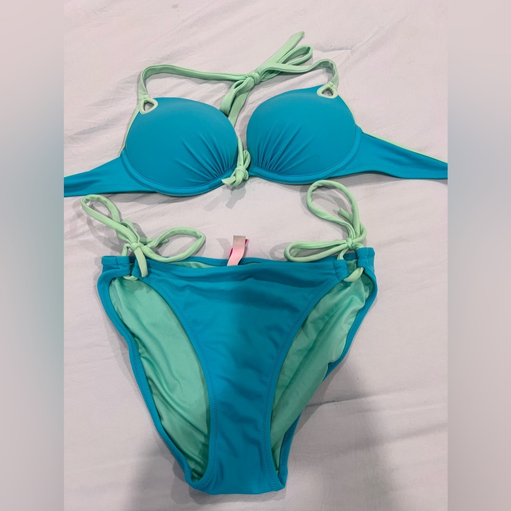 Victoria’s Secret Bombshell Bikini